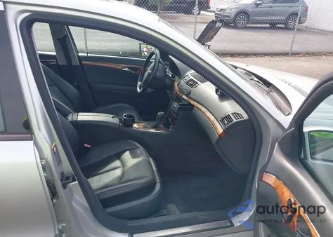 2004 Mercedes-Benz E 320 z USA, uszkodzony, nr VIN WDBUF65J54A467871